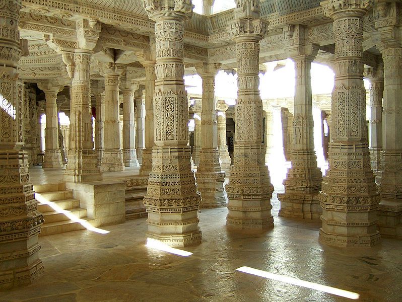 Ranakpur Jain Marble Temple. Fonte: wikimedia.org