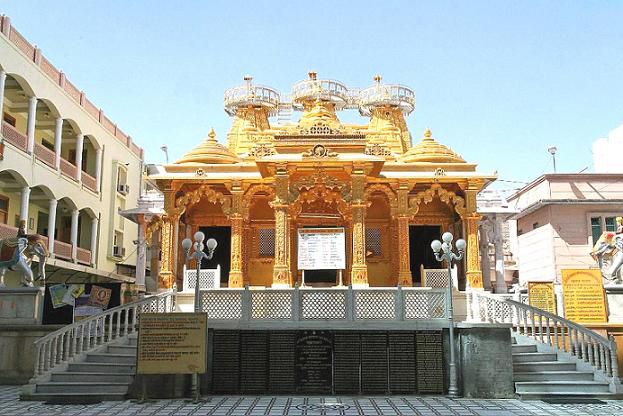 Rajasthan - Golden Jain Temple, Falna, Ranakpur. Fonte: www.jainsamaj.org