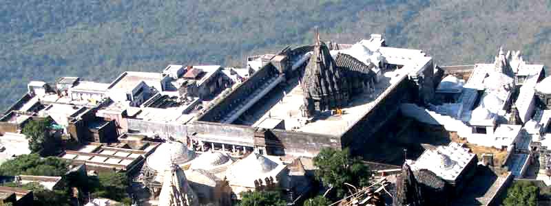 Gujarat - Girnar - Bh. Neminath. Fonte: www.jainsamaj.org