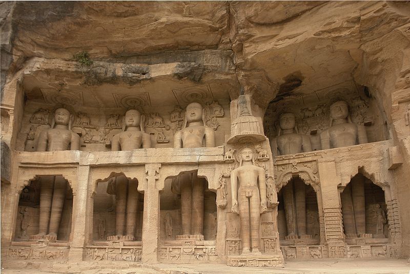 Jain statues, Gwalior. Fonte: wikimedia.org